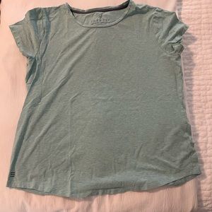 Free Fly woman’s bamboo lightweight top, size L